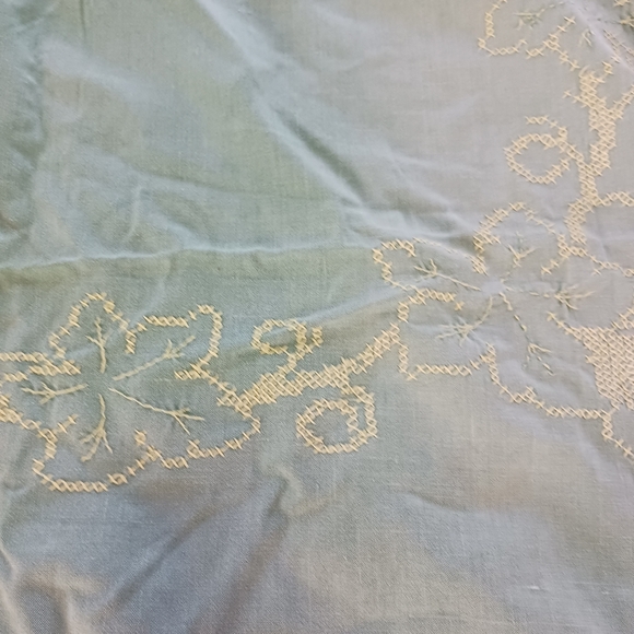 Tablecloth green yellow rectangle countrycore stitch 62x56" Dining Linens - Picture 2 of 6